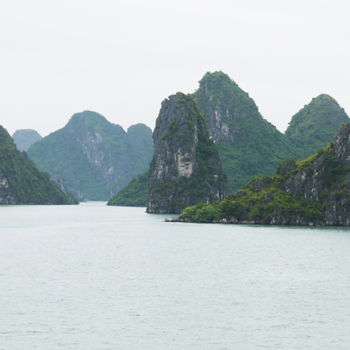 Des vallées et ethnies du Nord à la baie d'Halong