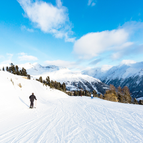 Family skiing in Innsbruck