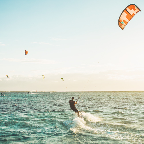 Le Kitesurf entre amis à Lanzarote