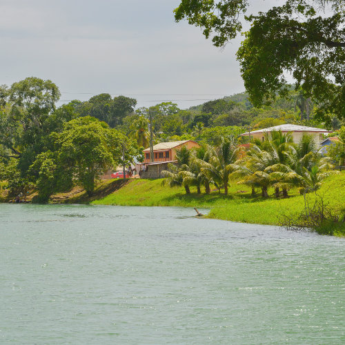 Family adventures in the heart of the jungle in San Ignacio