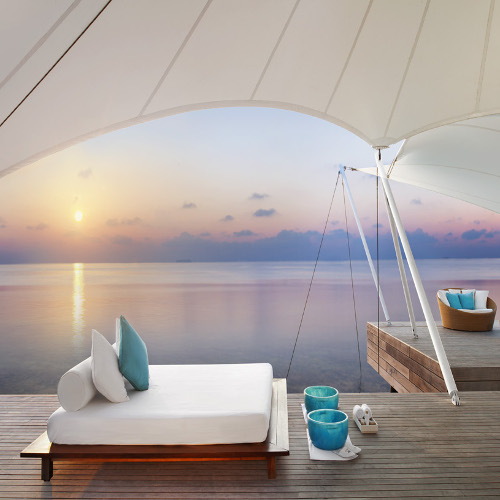 Relaxation for two in the W Maldives