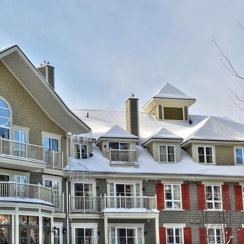 Skiing for two at Mont Tremblant