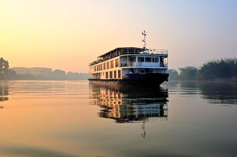 Voyage d&rsquo;exception:  Croisière sur le fleuve sacré de l&rsquo;Inde !
