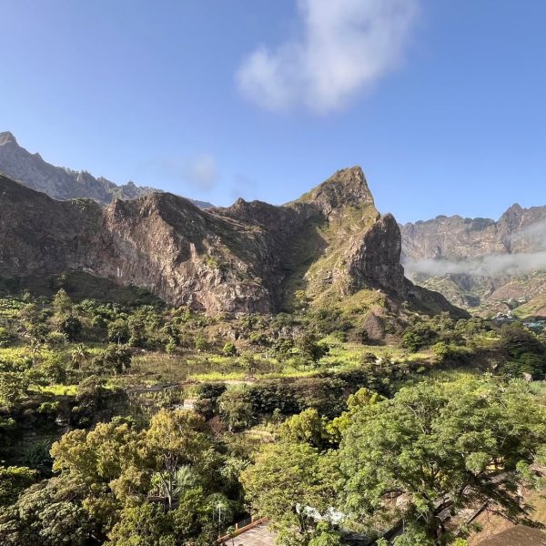 Montagnes et vallée verdoyante de Santo Antão, Cap-Vert