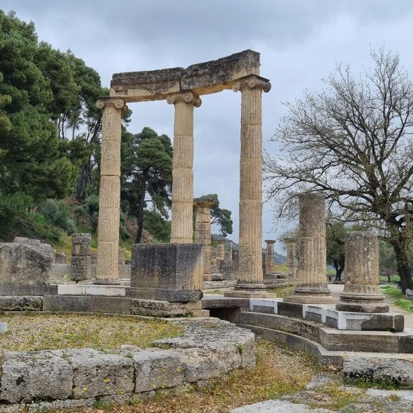 Colonnes du site antique d'Olympie, Grèce