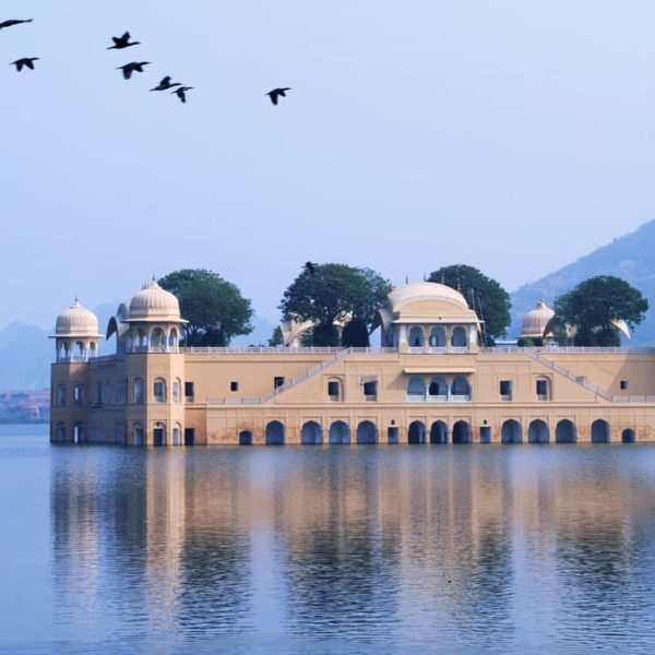 Palais sur l'eau Jal Mahal à Jaipur, Rajasthan, Inde du Nord
