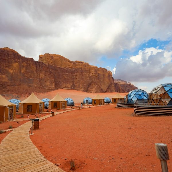 Camp de tentes dans le désert du Wadi Rum, Jordanie