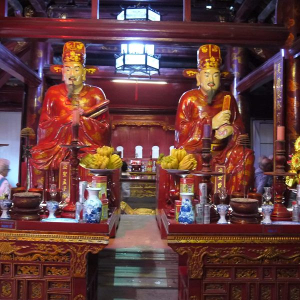 Autels dédiés aux disciples de Confucius au Temple de la Littérature à Hanoï, Vietnam