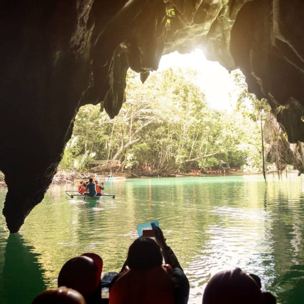 Entrée de la rivière souterraine de Puerto Princesa, Palawan, Philippines
