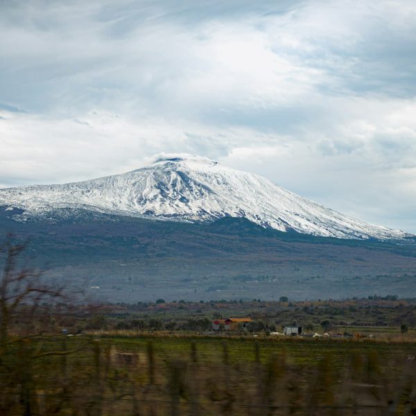Sommet enneigé de l'Etna, Sicile